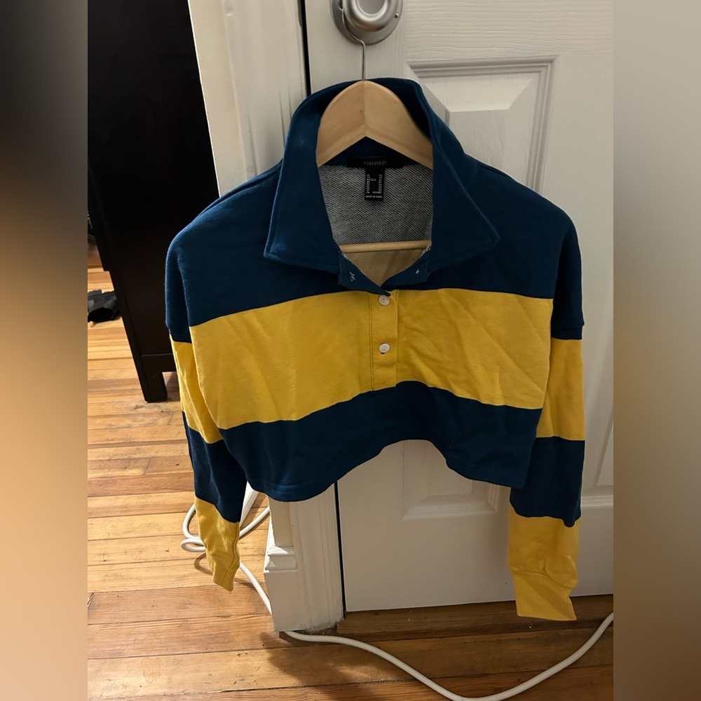 FOREVER 21 CROPPED SHIRT